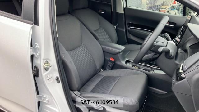 Toyota AQUA 2026-04 8281507-5