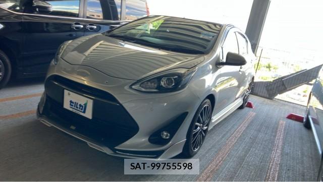 Toyota AQUA 2018-10 8281532-0
