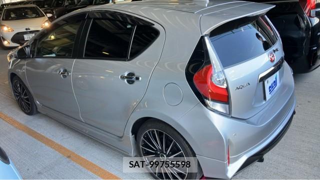 Toyota AQUA 2018-10 8281532-13