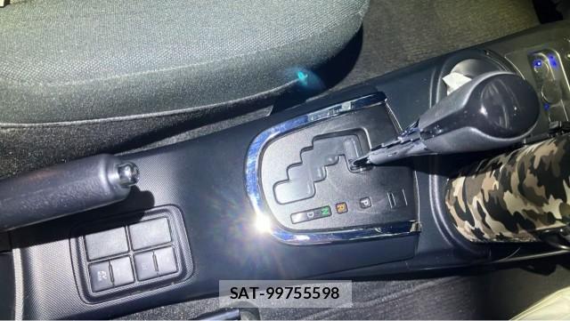 Toyota AQUA 2018-10 8281532-14