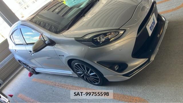 Toyota AQUA 2018-10 8281532-3