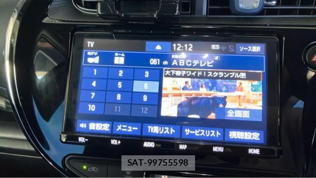 Toyota AQUA 2018-10 8281532-4