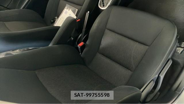 Toyota AQUA 2018-10 8281532-5