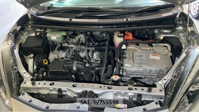 Toyota AQUA 2018-10 8281532-7