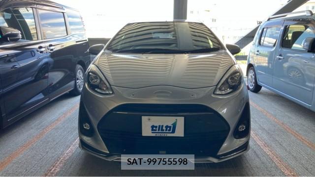 Toyota AQUA 2018-10 8281532-9