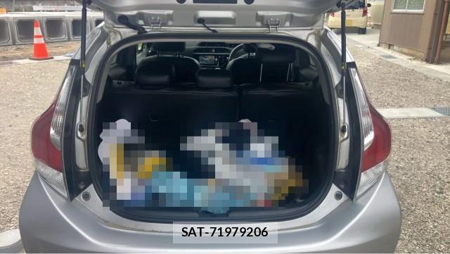 Toyota AQUA 2015-10 8281572-17
