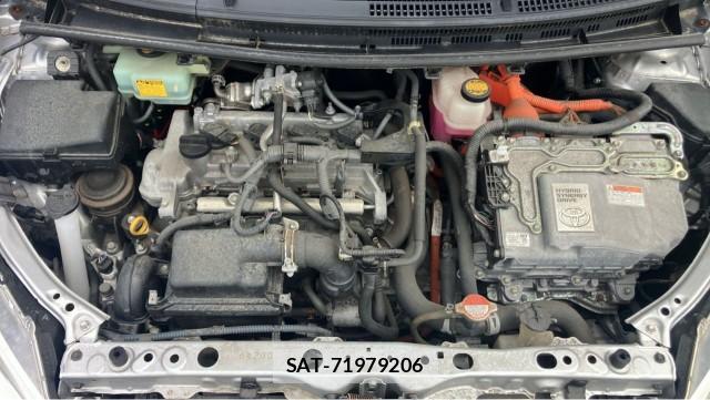 Toyota AQUA 2015-10 8281572-7