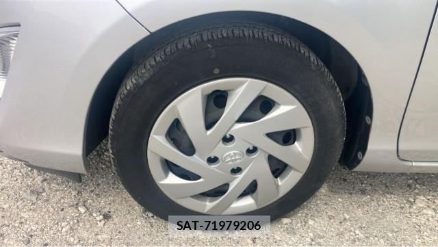 Toyota AQUA 2015-10 8281572-8