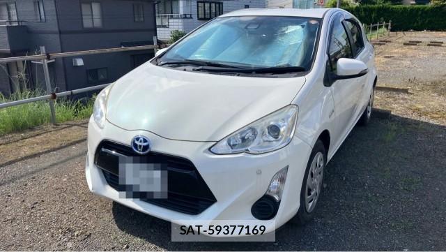 Toyota AQUA 2016-07 8281677-0
