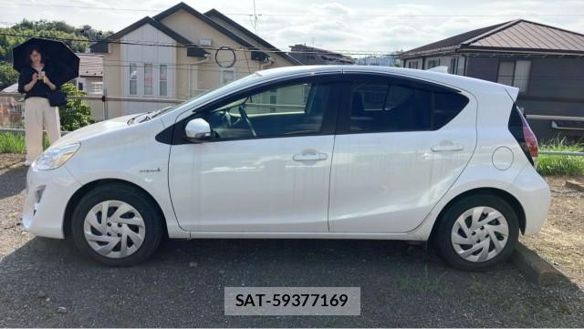 Toyota AQUA 2016-07 8281677-10