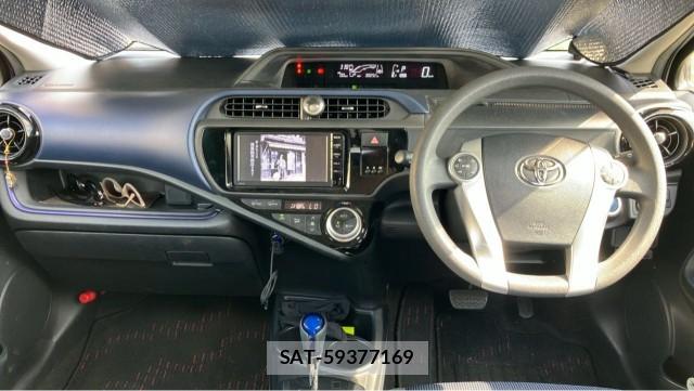 Toyota AQUA 2016-07 8281677-2