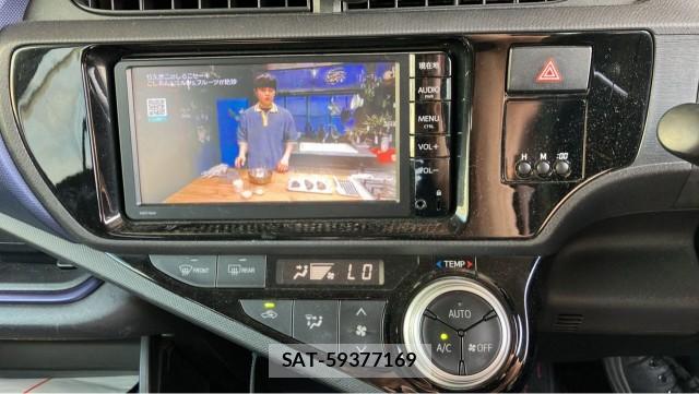 Toyota AQUA 2016-07 8281677-4