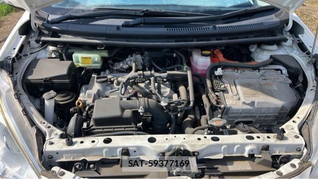 Toyota AQUA 2016-07 8281677-7
