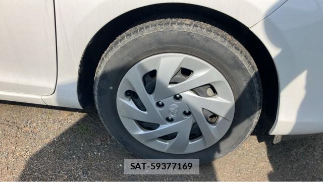 Toyota AQUA 2016-07 8281677-8