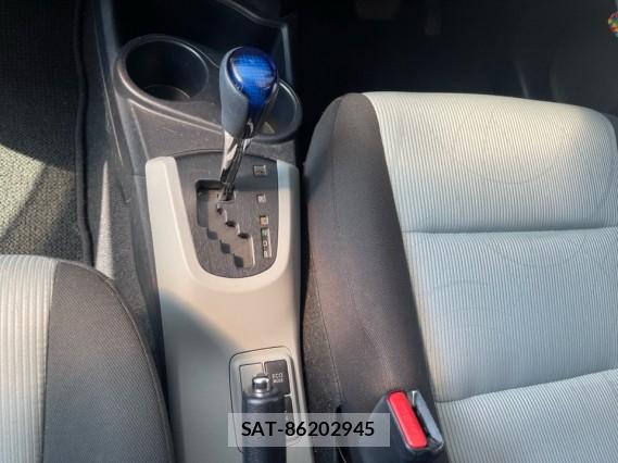 Toyota AQUA 2013-08 8282043-14