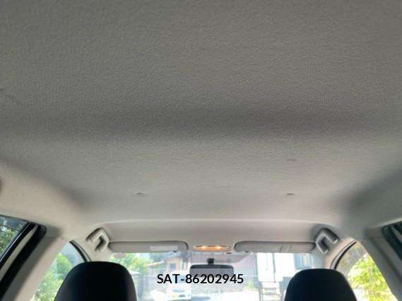 Toyota AQUA 2013-08 8282043-15