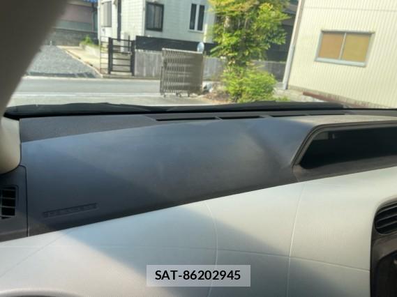 Toyota AQUA 2013-08 8282043-16