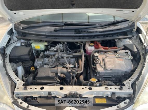 Toyota AQUA 2013-08 8282043-7