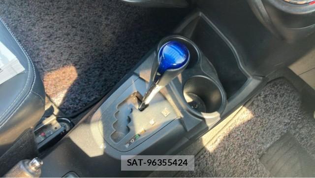 Toyota AQUA 2013-12 8282058-14