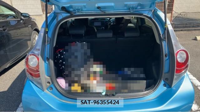 Toyota AQUA 2013-12 8282058-17