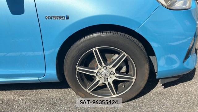 Toyota AQUA 2013-12 8282058-8