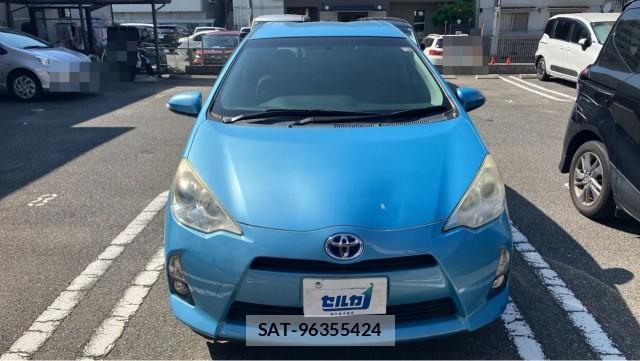 Toyota AQUA 2013-12 8282058-9