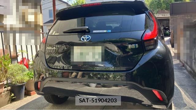 Toyota AQUA 2023-08 8282138-1