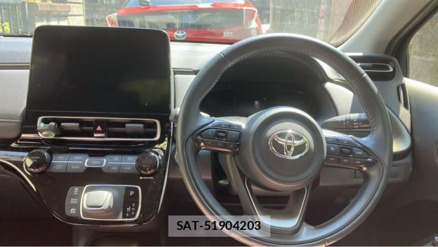 Toyota AQUA 2023-08 8282138-16