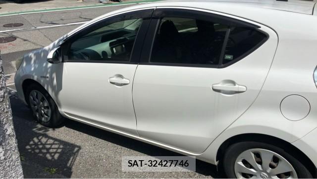 Toyota AQUA 2013-11 8282141-10