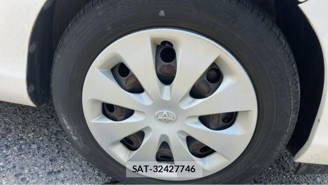 Toyota AQUA 2013-11 8282141-8