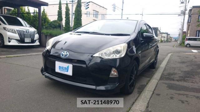 Toyota AQUA 2013-03 8282319-0