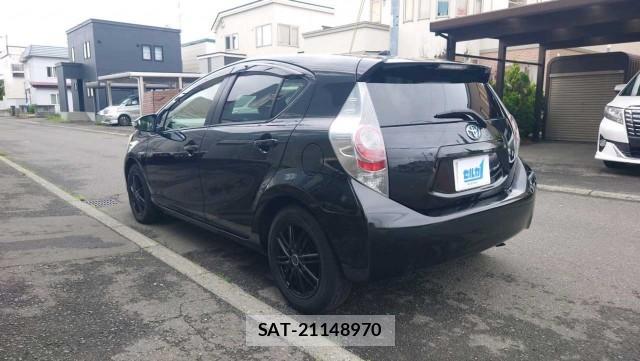 Toyota AQUA 2013-03 8282319-13