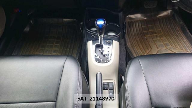 Toyota AQUA 2013-03 8282319-14