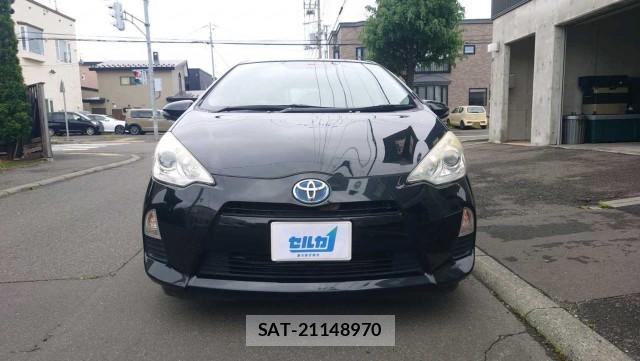 Toyota AQUA 2013-03 8282319-9