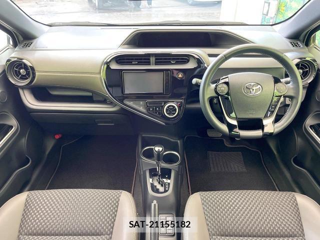 Toyota AQUA 2019-01 8282622-1