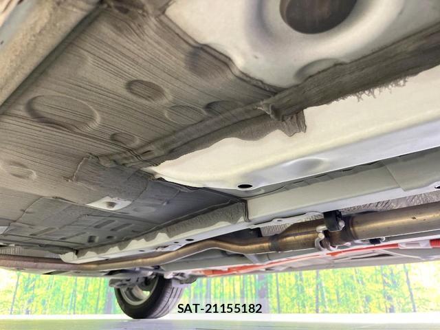 Toyota AQUA 2019-01 8282622-16