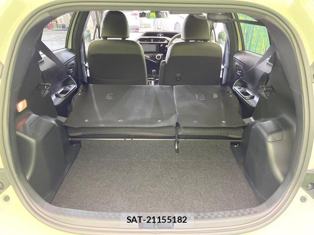 Toyota AQUA 2019-01 8282622-7