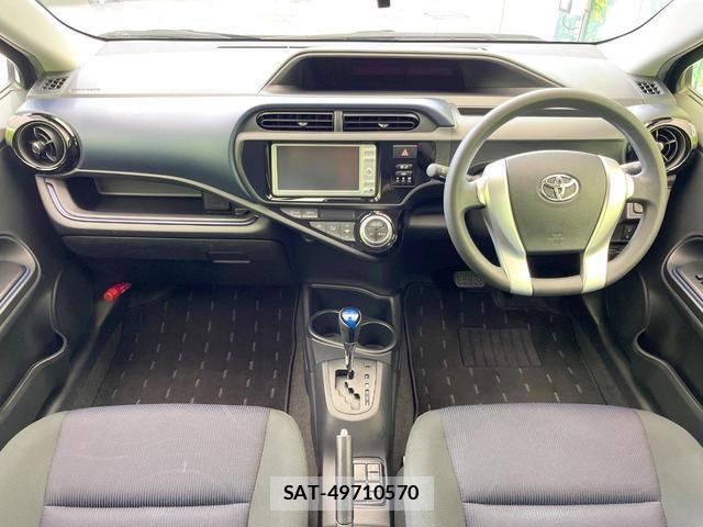 Toyota AQUA 2016-03 8282629-1