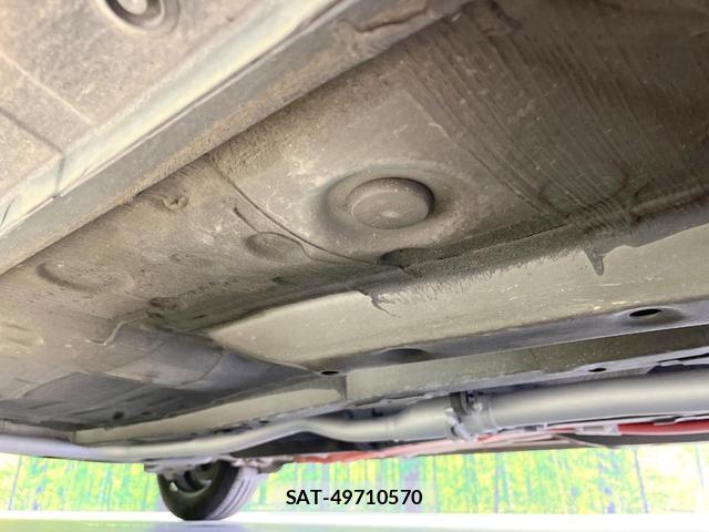 Toyota AQUA 2016-03 8282629-19