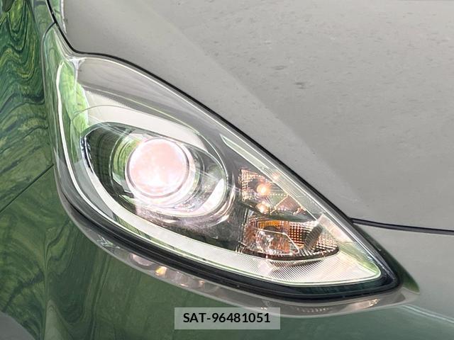 Toyota AQUA 2019-12 8282630-11