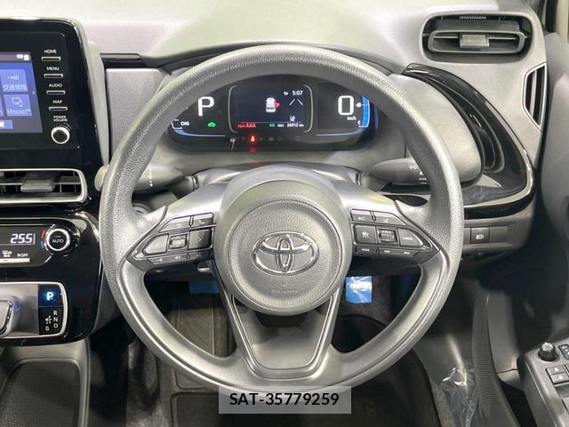 Toyota AQUA 2023-06 8282660-10
