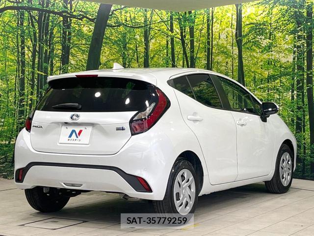 Toyota AQUA 2023-06 8282660-16