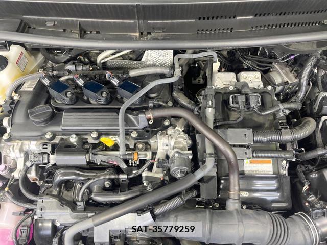 Toyota AQUA 2023-06 8282660-17