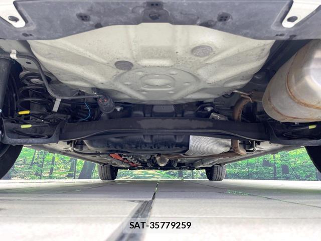 Toyota AQUA 2023-06 8282660-18