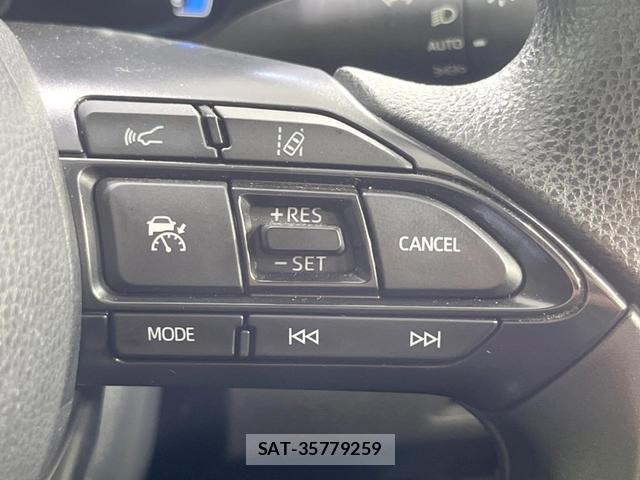 Toyota AQUA 2023-06 8282660-4