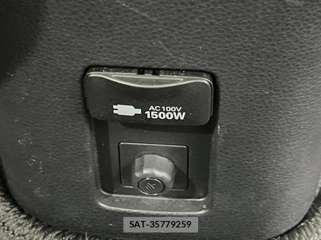 Toyota AQUA 2023-06 8282660-6