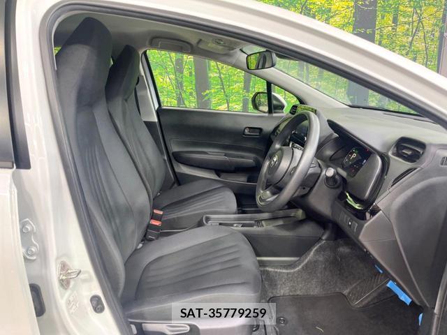 Toyota AQUA 2023-06 8282660-7