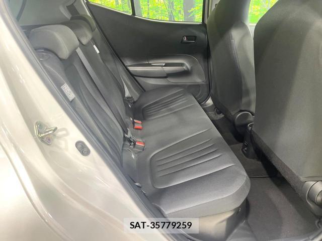 Toyota AQUA 2023-06 8282660-8
