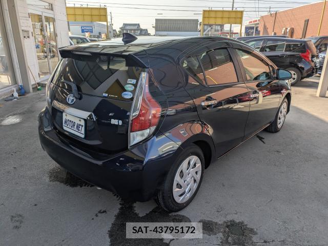 Toyota AQUA 2016-09 8282692-1
