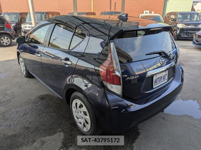 Toyota AQUA 2016-09 8282692-10